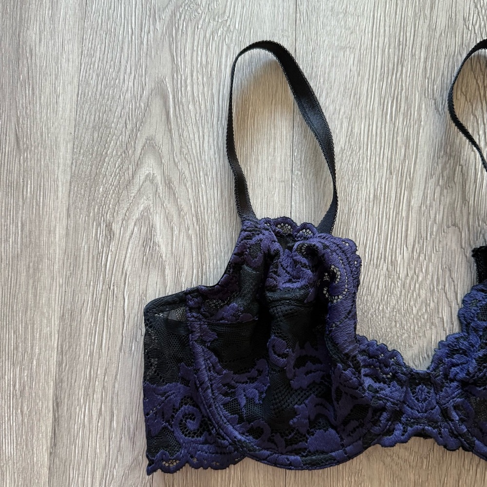 Wacoal Instant Icon Lace Underwire Bra in Eclipse - Picture 4 of 13